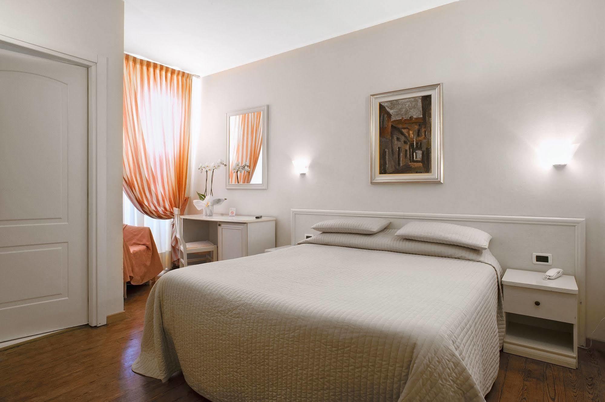 Hotel Cortese San Remo Kültér fotó